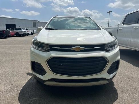 Used 2022 Chevrolet Trax LT w/ LT Convenience Package AWD/4WD image 9