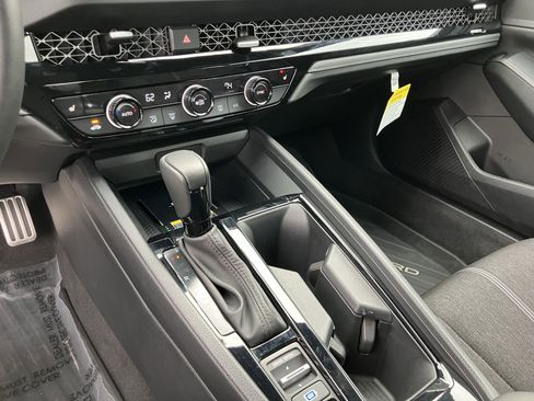 Used 2025 Honda Accord Sport image 28