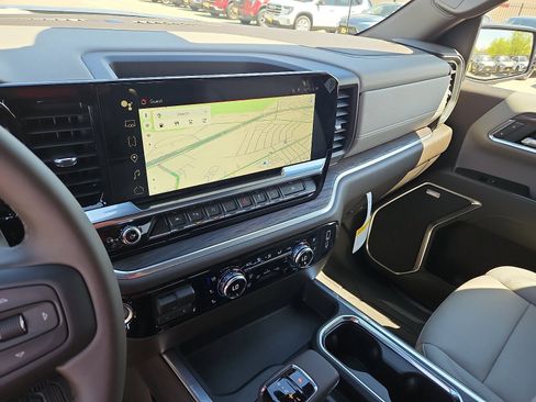 New 2026 GMC Sierra 1500 SLT AWD/4WD image 17