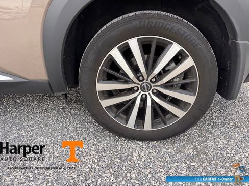 Used 2024 Nissan Pathfinder Platinum image 20