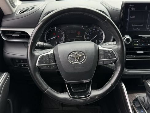 Used 2021 Toyota Highlander Platinum FWD image 13