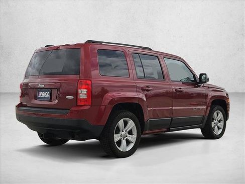 Used 2014 Jeep Patriot Latitude w/ Sun/Sound Group FWD image 5