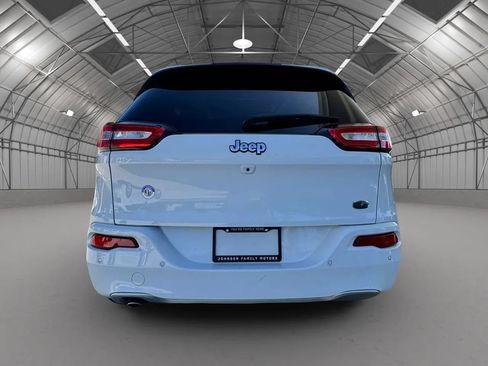 Used 2016 Jeep Cherokee Overland FWD image 5
