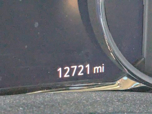 Used 2024 GMC Terrain Denali w/ Denali Premium Package image 9