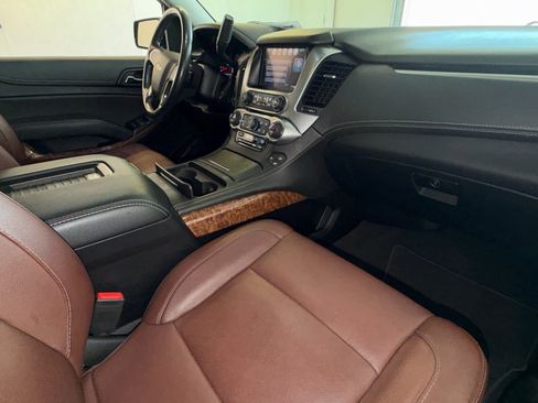 Used 2020 Chevrolet Suburban Premier w/ Premier Plus Edition AWD/4WD image 29