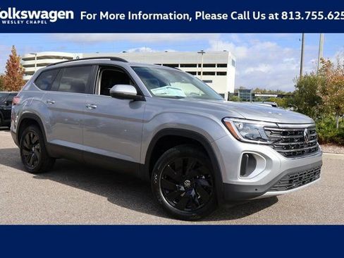 New 2026 Volkswagen Atlas SE image 1