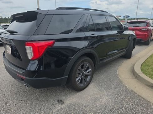 Used 2024 Ford Explorer XLT w/ Equipment Group 202A RWD image 5