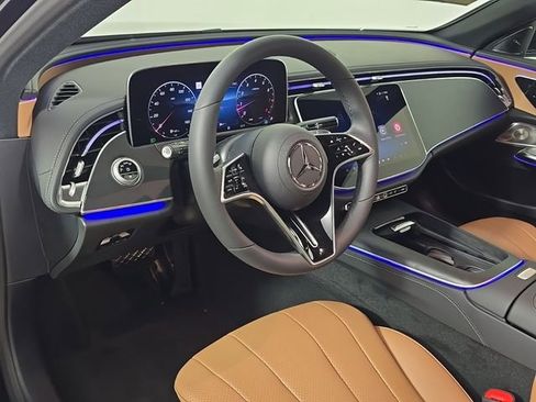 New 2026 Mercedes-Benz E 350 4MATIC Sedan image 4