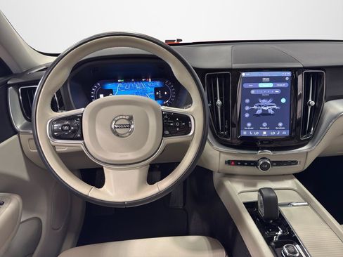 Used 2024 Volvo XC60 B5 Core AWD/4WD image 18