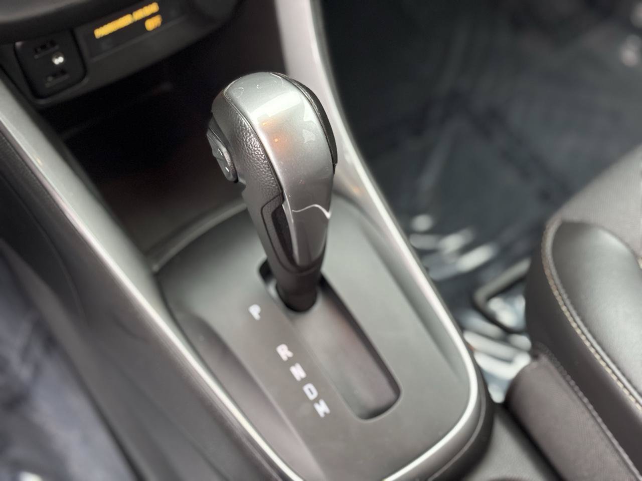 Used 2019 Chevrolet Trax LT w/ LT Convenience Package FWD image 29