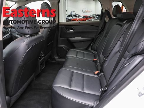 Used 2023 Nissan Rogue SV w/ SV Premium B Package AWD/4WD image 21