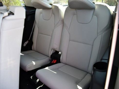 New 2026 Volvo XC90 B6 Ultra w/ Protection Package Premier AWD/4WD image 16