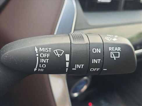 Used 2021 Toyota Venza XLE w/ Softex Package AWD/4WD image 16