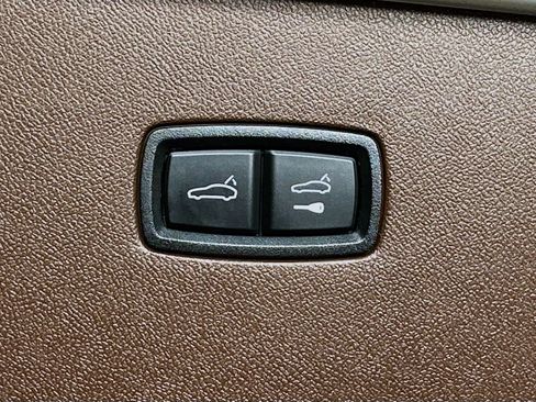 Used 2022 Porsche Cayenne S AWD/4WD image 39