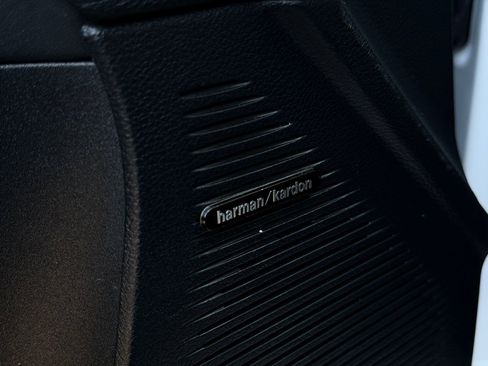 Used 2015 Dodge Challenger SRT w/ Technology Group image 16