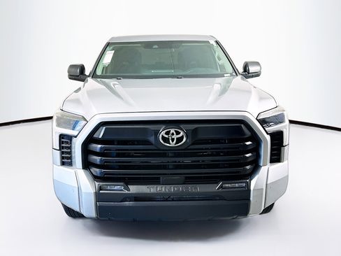 Used 2022 Toyota Tundra SR5 w/ Convenience Package image 8