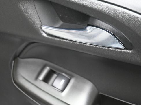 Used 2021 Chevrolet TrailBlazer LS FWD image 27