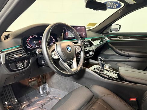 Used 2022 BMW 540i xDrive w/ Premium Package image 14