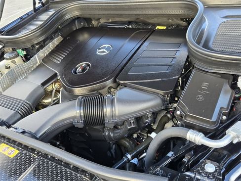 Used 2025 Mercedes-Benz GLE 450e 4MATIC image 18