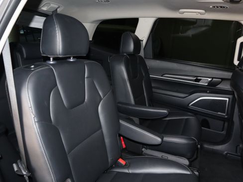 Used 2025 Kia Telluride S AWD/4WD image 47