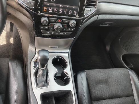 Used 2021 Jeep Grand Cherokee Laredo X image 22