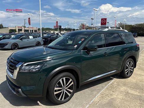 Certified 2025 Nissan Pathfinder Platinum w/ Cargo Package FWD image 3