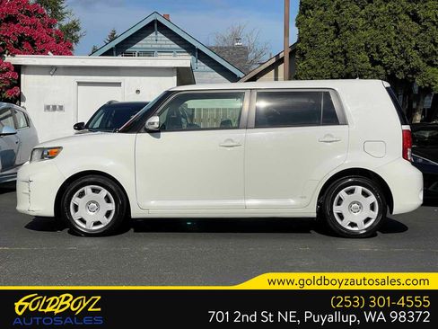 Used 2013 Scion xB FWD image 7
