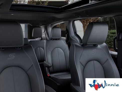 New 2026 Chrysler Pacifica Limited w/ S Appearance Package FWD image 30