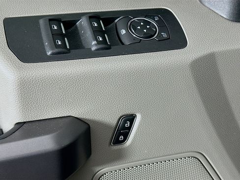 Used 2019 Ford F150 XLT w/ Equipment Group 302A Luxury image 15