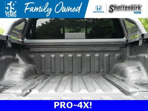 Used 2023 Nissan Frontier PRO-4X w/ Technology Package image 21