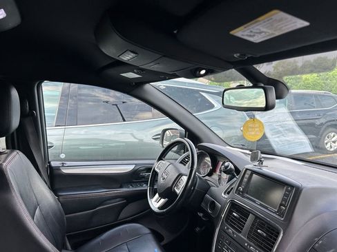 Used 2020 Dodge Grand Caravan GT FWD image 8