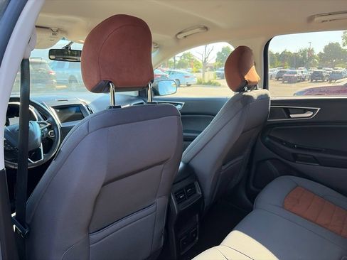 Used 2018 Ford Edge SEL w/ Equipment Group 201A FWD image 7