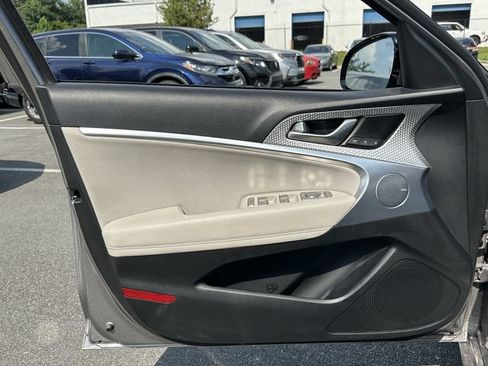 Used 2023 Genesis G70 3.3T w/ Sport Advanced Package RWD image 10