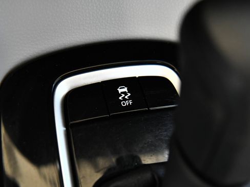 Used 2025 Toyota Corolla LE w/ LE Premium Package FWD image 26