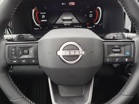 New 2026 Nissan Pathfinder Platinum FWD image 27