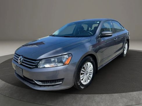 Used 2015 Volkswagen Passat 1.8T S FWD image 1