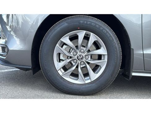 New 2026 Toyota Sienna XLE FWD image 71