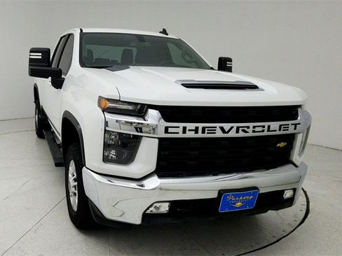 Used 2022 Chevrolet Silverado 2500 LT w/ Convenience Package image 9