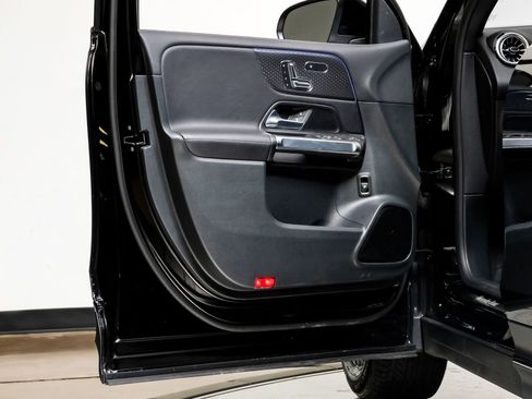 Used 2024 Mercedes-Benz GLB 250 w/ Exclusive Package image 41