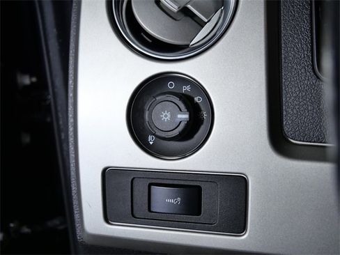 Used 2011 Ford F150 Lariat image 25