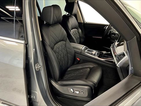 Certified 2024 BMW X7 xDrive40i w/ Premium Package image 10
