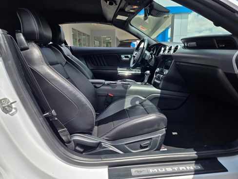 Used 2023 Ford Mustang Premium image 7