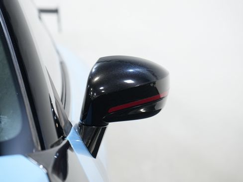 Used 2017 Nissan GT-R NISMO AWD/4WD image 11