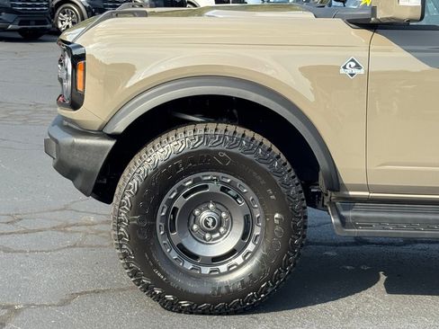 New 2025 Ford Bronco Outer Banks w/ Sasquatch Package image 38