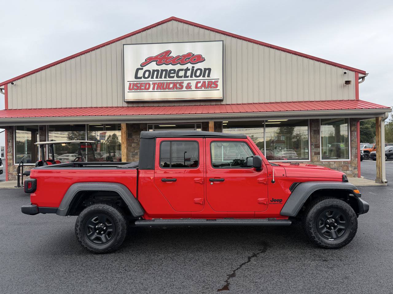 Used 2021 Jeep Gladiator Sport AWD/4WD image 3