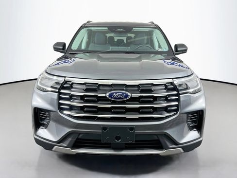 Used 2026 Ford Explorer Active AWD/4WD image 3