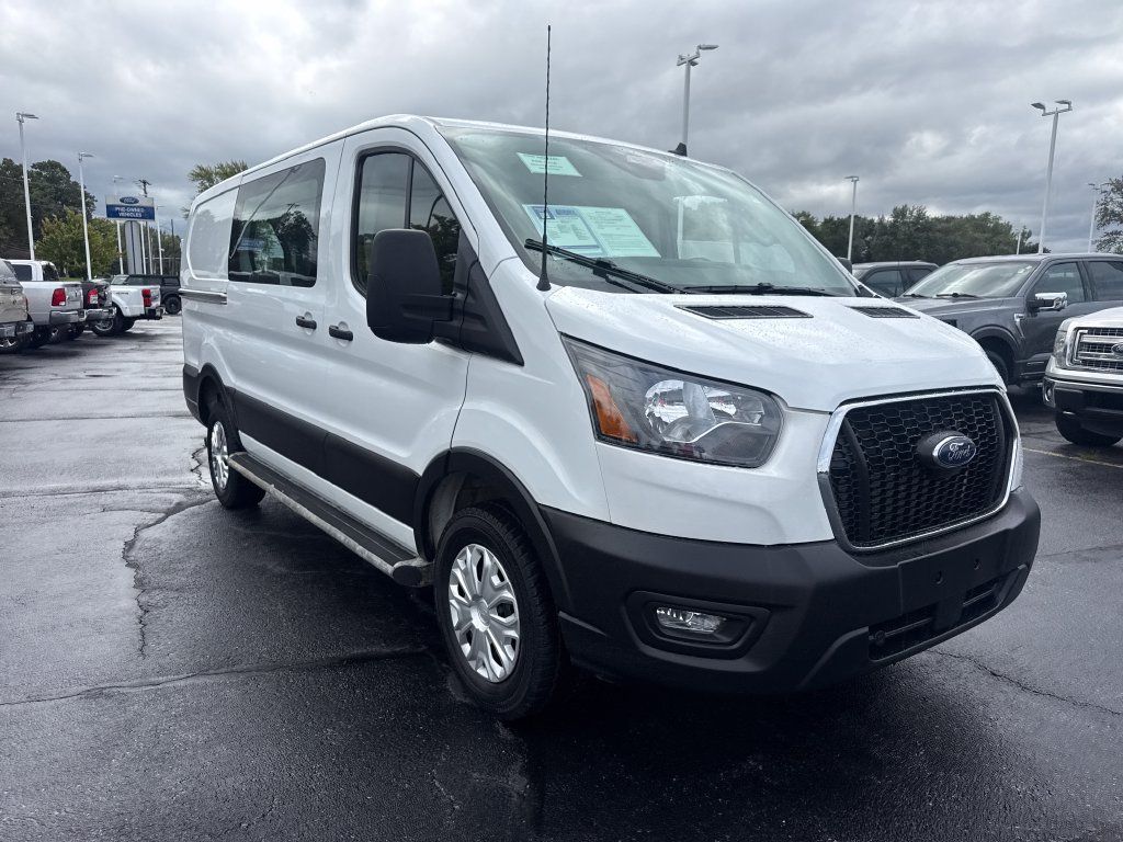 Used 2025 Ford Transit 250 Low Roof w/ Exterior Upgrade Package RWD image 4
