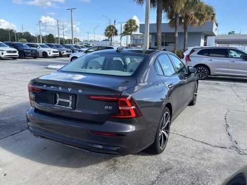 Used 2023 Volvo S60 B5 Core FWD image 2