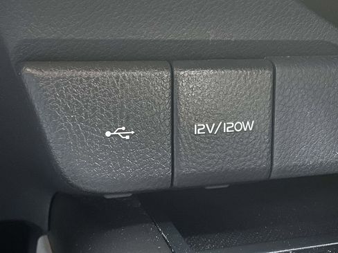 Used 2023 Toyota Camry SE image 19