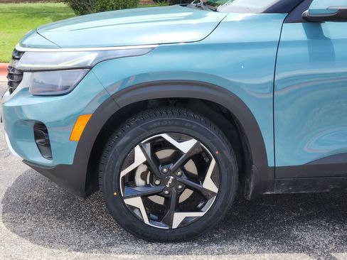 Certified 2024 Kia Seltos EX FWD image 8